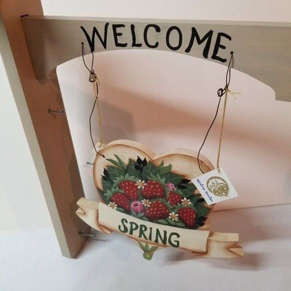 Welcome Spring Wood Wall Hanger Sign Heart Strawberries Country - Picture 6 of 6
